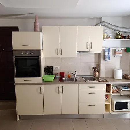 Apartma Askerceva Apartment *